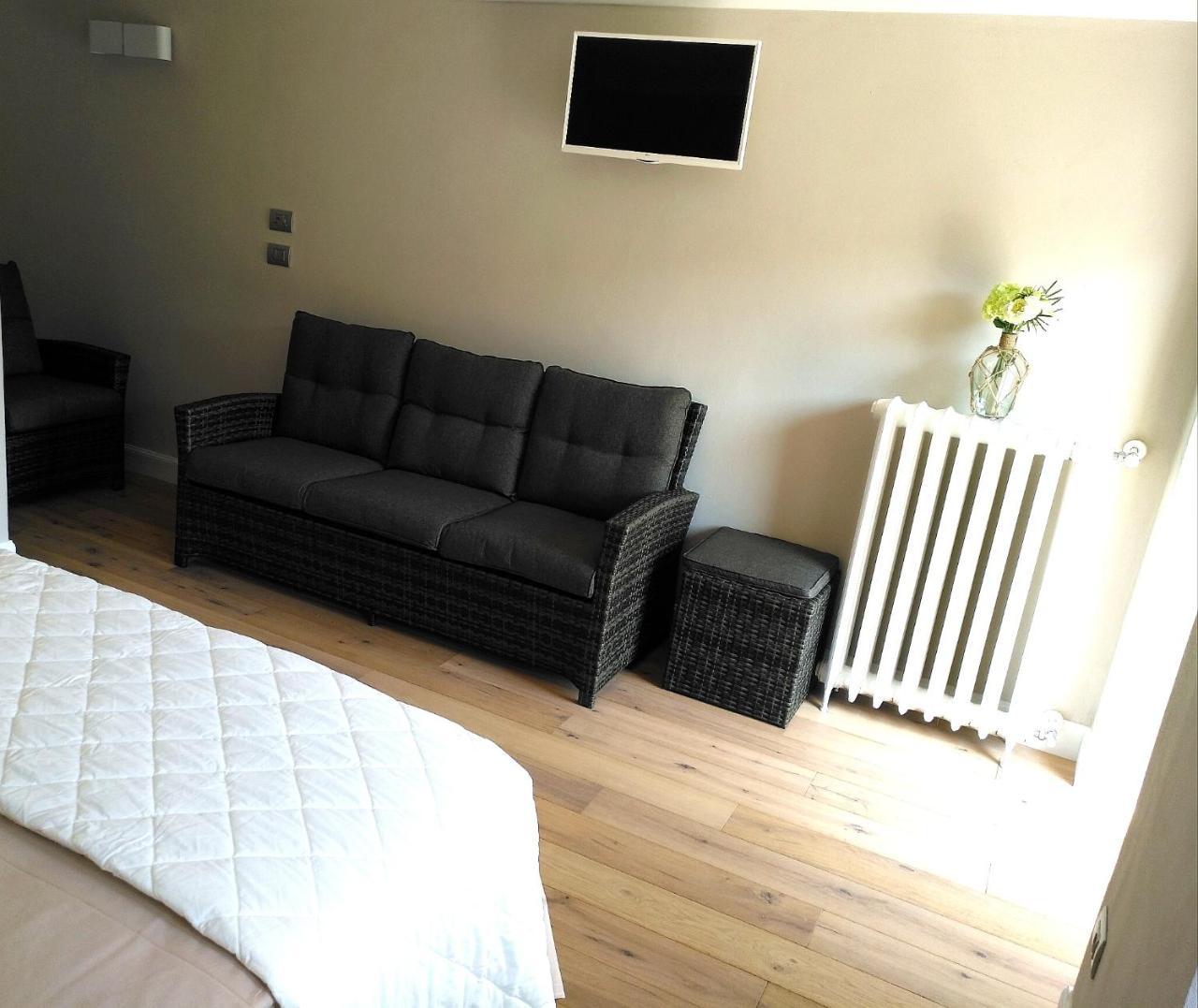 B&B "Madama Granet" 보르고 산 달마쪼 외부 사진